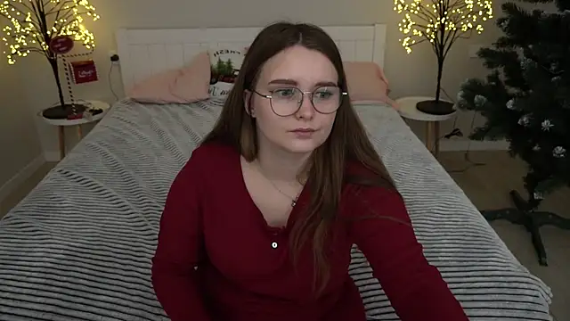 Snapshot of MagicPeachh_ chatting on December 23, 2024, 7:28 am MagicPeachh online show from December 23, 2024, 7:28 am