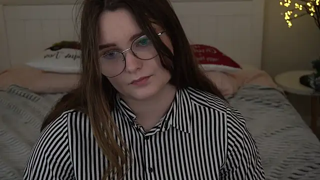 Snapshot of MagicPeachh_ chatting on December 24, 2024, 7:55 pm MagicPeachh online show from December 24, 2024, 7:55 pm