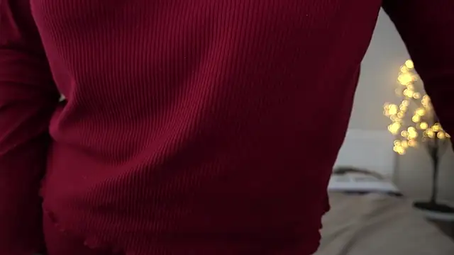 Snapshot of MagicPeachh_ chatting on January 13, 2025, 12:35 pm MagicPeachh online show from January 13, 2025, 12:35 pm