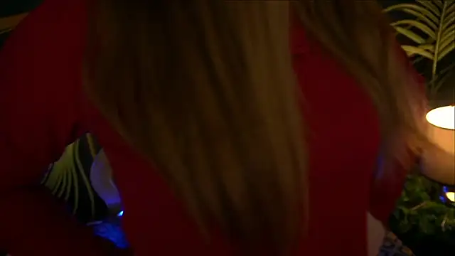 Snapshot of MagicPeachh_ chatting on January 14, 2025, 7:21 pm MagicPeachh online show from January 14, 2025, 7:21 pm