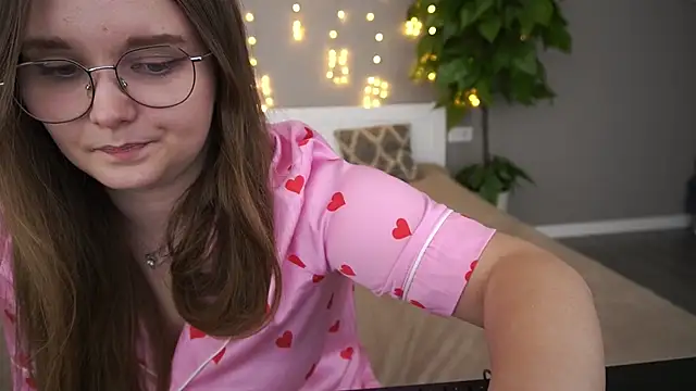 Snapshot of MagicPeachh_ chatting on January 21, 2025, 4:58 pm MagicPeachh online show from January 21, 2025, 4:58 pm