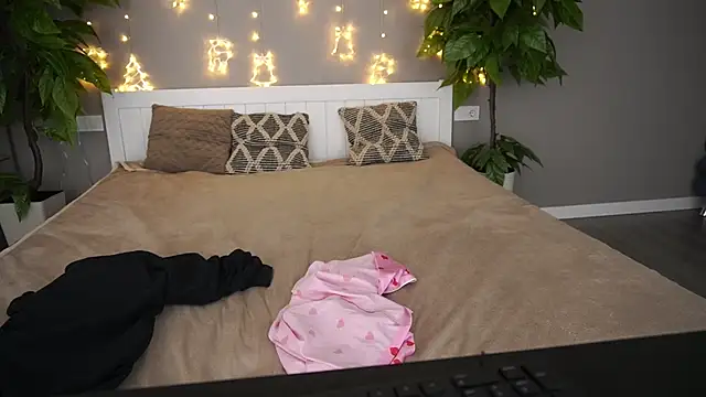 Snapshot of MagicPeachh_ chatting on January 21, 2025, 8:00 pm MagicPeachh online show from January 21, 2025, 8:00 pm