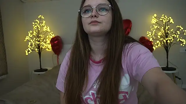 Snapshot of MagicPeachh_ chatting on February 28, 2025, 9:58 am MagicPeachh online show from February 28, 2025, 9:58 am