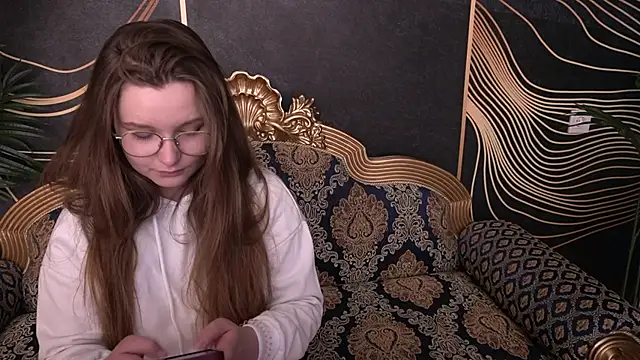 Snapshot of MagicPeachh_ chatting on September 13, 2025, 7:52 am MagicPeachh online show from September 13, 2025, 7:52 am