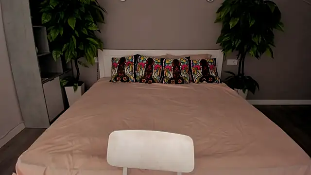 Snapshot of MagicPeachh_ chatting on September 26, 2025, 5:55 am MagicPeachh online show from September 26, 2025, 5:55 am