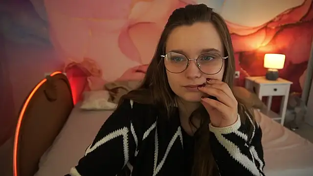 Snapshot of MagicPeachh_ chatting on October 7, 2025, 5:59 am MagicPeachh online show from October 7, 2025, 5:59 am