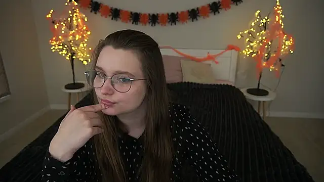 Snapshot of MagicPeachh_ chatting on October 31, 2025, 6:58 am MagicPeachh online show from October 31, 2025, 6:58 am