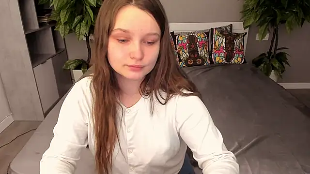 Snapshot of MagicPeachh_ chatting on November 18, 2025, 10:31 am MagicPeachh online show from November 18, 2025, 10:31 am