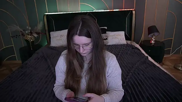 Snapshot of MagicPeachh_ chatting on November 27, 2025, 7:10 am MagicPeachh online show from November 27, 2025, 7:10 am