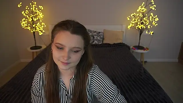 Snapshot of MagicPeachh_ chatting on December 1, 2025, 1:38 pm MagicPeachh online show from December 1, 2025, 1:38 pm