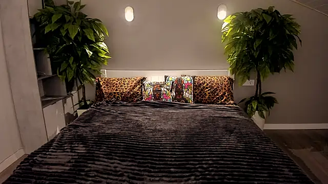 Snapshot of MagicPeachh_ chatting on December 2, 2025, 6:41 am MagicPeachh online show from December 2, 2025, 6:41 am