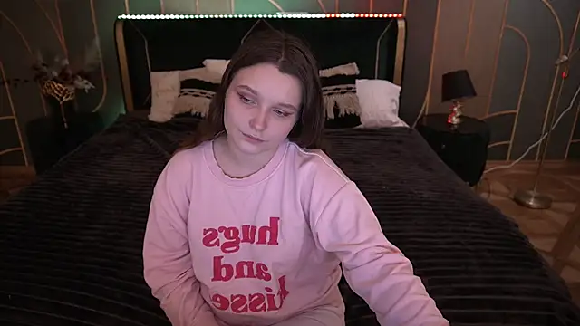 Snapshot of MagicPeachh_ chatting on December 3, 2025, 1:53 pm MagicPeachh online show from December 3, 2025, 1:53 pm