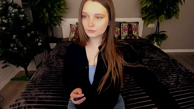 Snapshot of MagicPeachh_ chatting on December 15, 2025, 2:10 pm MagicPeachh online show from December 15, 2025, 2:10 pm