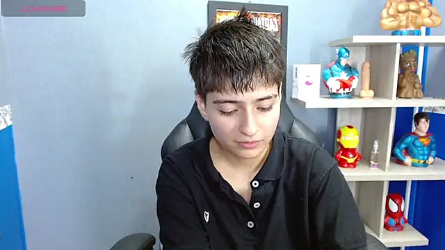 Snapshot of Bryce_Evans chatting on December 24, 2024, 4:51 pm Bryce Evans online show from December 24, 2024, 4:51 pm