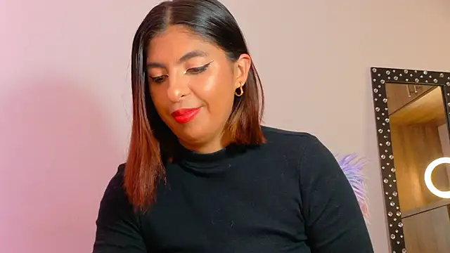 im anna  online show from November 10, 2025, 9:14 pm