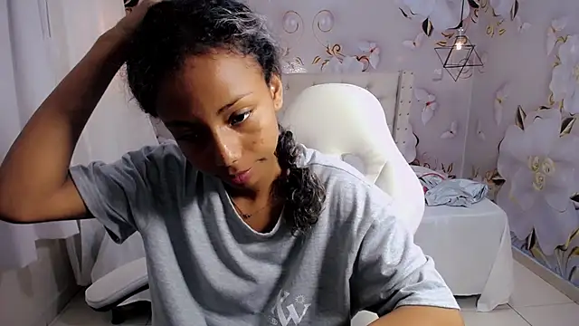 jasmin brunette  online show from December 3, 2024, 11:33 am