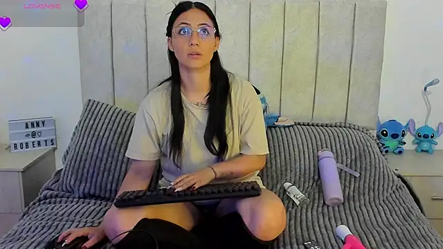 anny roberts online show from November 15, 2025, 11:21 pm