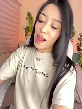 Snapshot of Starliee__ chatting on December 6, 2024, 12:34 am Starliee online show from December 6, 2024, 12:34 am