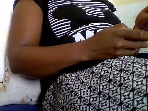 Snapshot of Hot-zeenah chatting on October 11, 2025, 6:12 am Hot-zeenah online show from October 11, 2025, 6:12 am