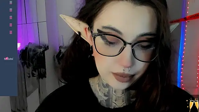 Snapshot of Dixi_Pixi_ chatting on October 24, 2025, 5:48 am Dixi Pixi online show from October 24, 2025, 5:48 am