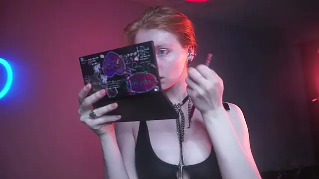 ginger hugs online show from September 17, 2025, 10:11 pm