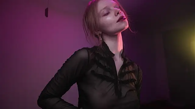 ginger hugs online show from November 28, 2025, 10:12 pm