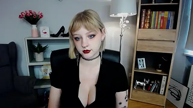Snapshot of MadelineLust chatting on October 25, 2025, 1:40 pm MadelineLust online show from October 25, 2025, 1:40 pm