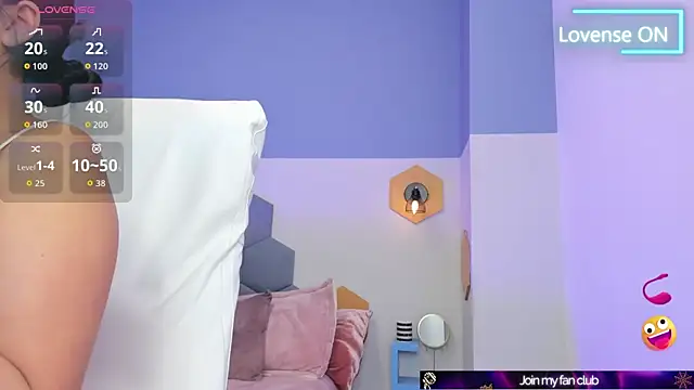 Snapshot of Chloe_fischer_ chatting on October 21, 2025, 3:24 pm Chloe fischer online show from October 21, 2025, 3:24 pm