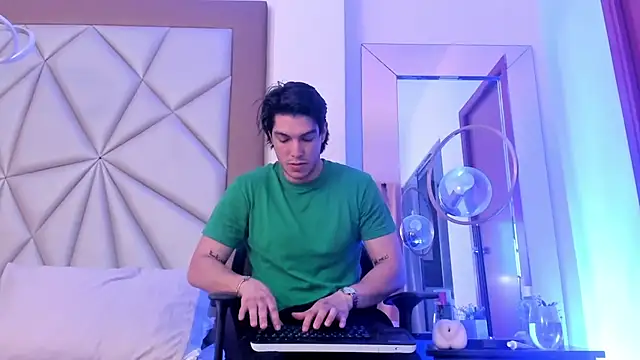 Karimferrer online show from December 12, 2024, 4:37 am