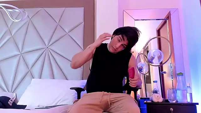 Karimferrer online show from December 18, 2024, 3:58 am