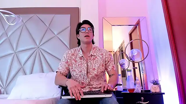 Karimferrer online show from December 20, 2024, 4:09 am