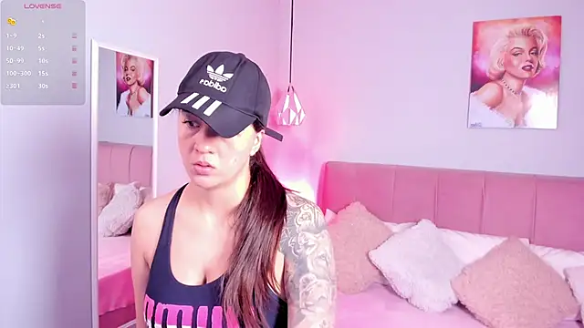 Snapshot of sophie_alice_ chatting on October 7, 2025, 12:46 pm sophie alice online show from October 7, 2025, 12:46 pm