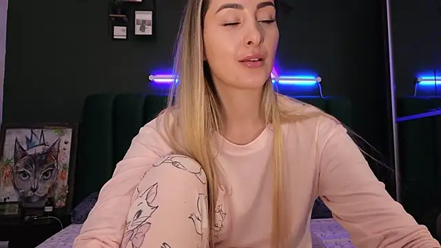 kimmie meow online show from December 19, 2024, 6:01 pm