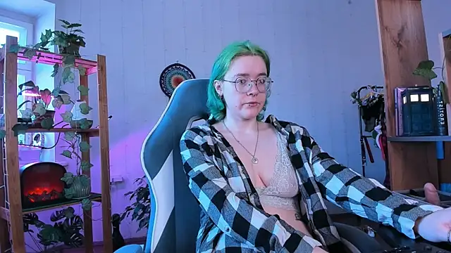 alisahug online show from March 11, 2025, 4:10 am