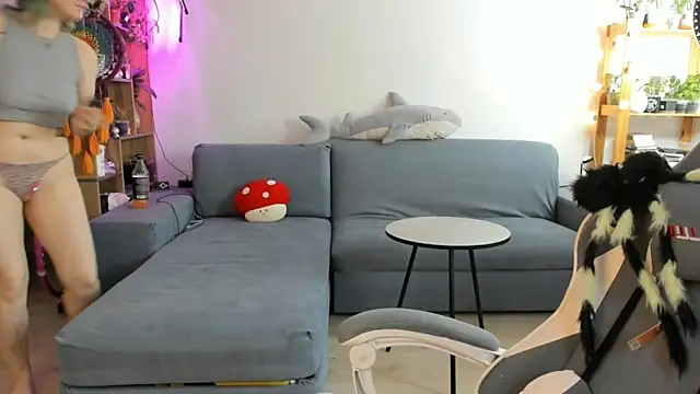 alisahug online show from October 15, 2025, 10:15 am