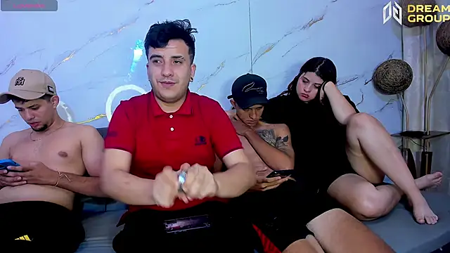 Snapshot of SlimLoves chatting on November 30, 2025, 7:51 pm SlimLoves online show from November 30, 2025, 7:51 pm