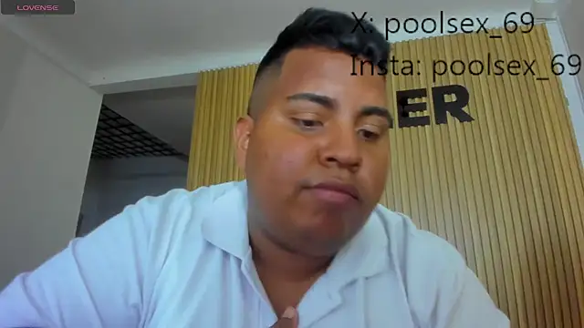 Snapshot of Poolsex_69 chatting on October 21, 2025, 12:11 am Poolsex 69 online show from October 21, 2025, 12:11 am