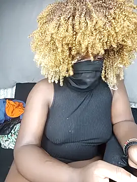 Snapshot of smileyboobs1 chatting on November 11, 2025, 1:38 am smileyboobs1 online show from November 11, 2025, 1:38 am