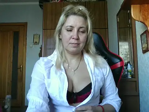 IrinaB1 online show from November 2, 2025, 7:11 am