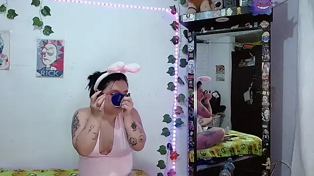 the lesbian game online show from October 28, 2025, 2:48 am