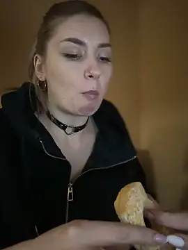 Snapshot of Crazy-Rosa chatting on January 12, 2025, 3:57 pm Crazy-Rosa online show from January 12, 2025, 3:57 pm