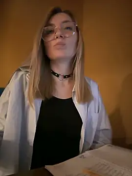 Snapshot of Crazy-Rosa chatting on February 6, 2025, 3:20 pm Crazy-Rosa online show from February 6, 2025, 3:20 pm