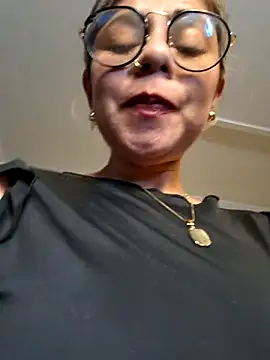 Cata Office-12 online show from March 3, 2025, 6:01 pm