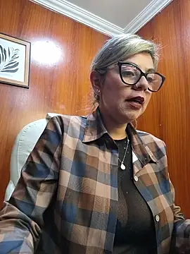 Cata Office-12 online show from October 27, 2025, 8:02 pm