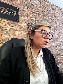 Cata Office-12 online show from December 5, 2025, 4:14 pm