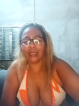 Afroditabichota online show from September 26, 2025, 3:54 am