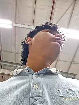  Ottis  online show from November 12, 2025, 6:52 pm