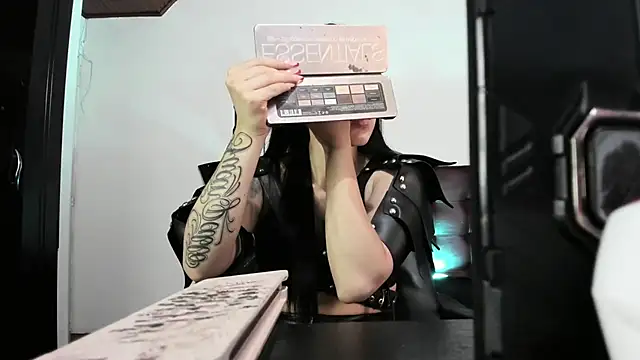 Snapshot of MistressVenena chatting on October 16, 2025, 7:59 pm MistressVenena online show from October 16, 2025, 7:59 pm