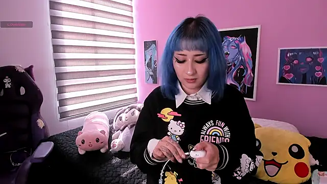 Miwa violet online show from February 12, 2025, 7:45 pm