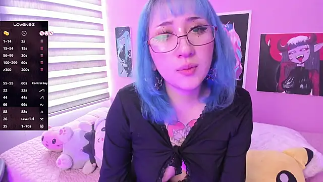 Miwa violet online show from February 22, 2025, 7:47 pm